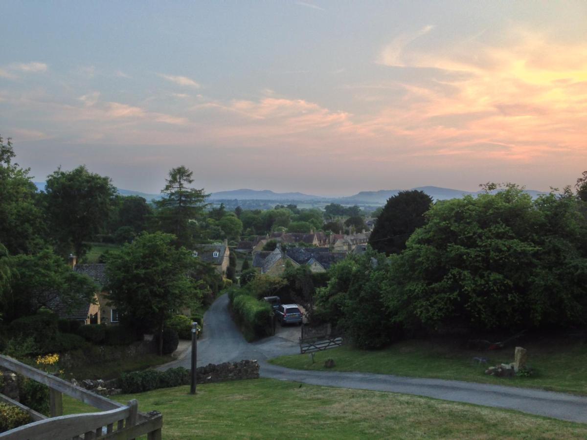 Zen Cottage, Cheltenham Уинчкомб Екстериор снимка