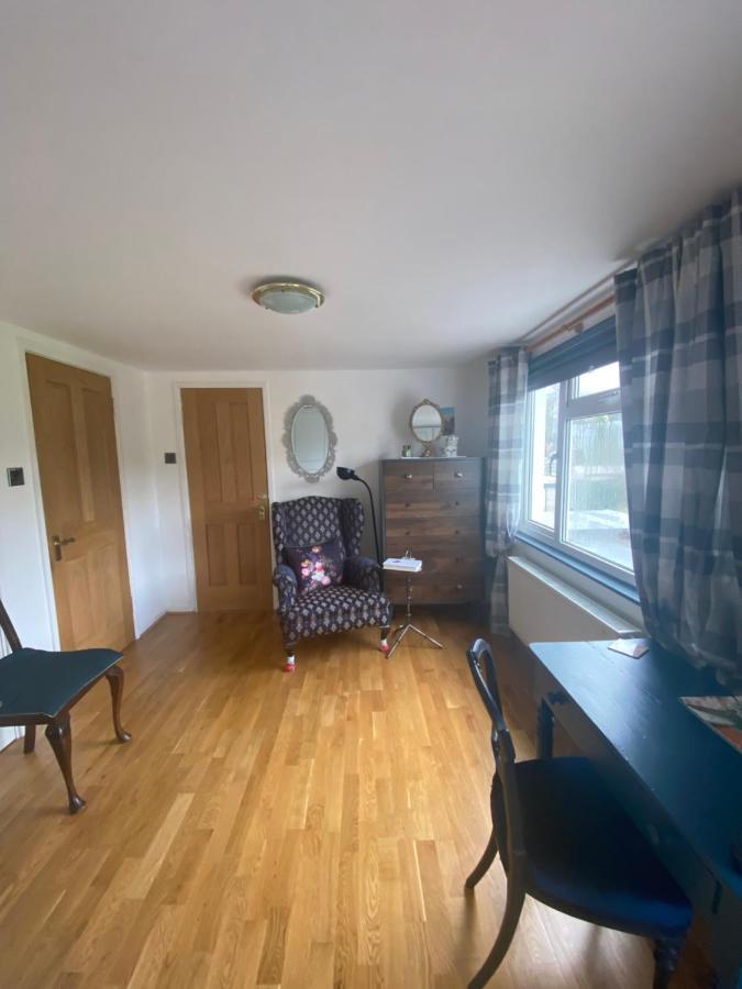 Zen Cottage, Cheltenham Уинчкомб Екстериор снимка